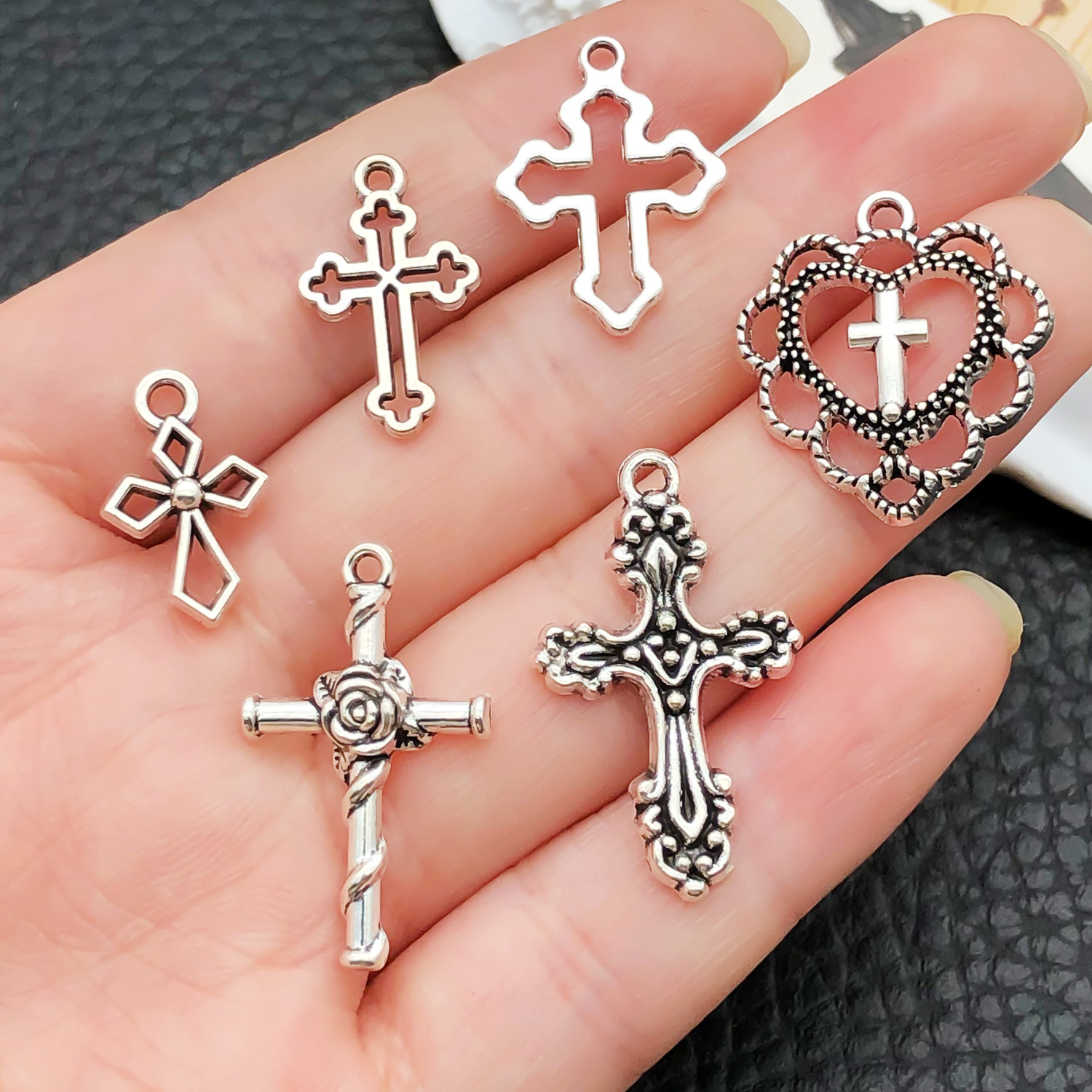 52pcs Assorted Cross Pendants  - огляд і ціна Jewelry Making Degree